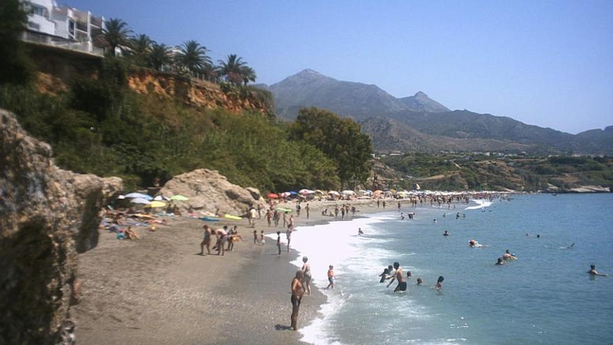 Las playas de Nerja, entre las más votadas por los lectores.