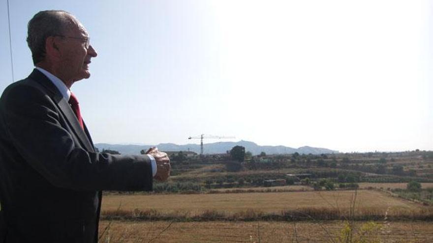 De la Torre ha visitado este martes la zona en la que se proyectaría la zona franca.