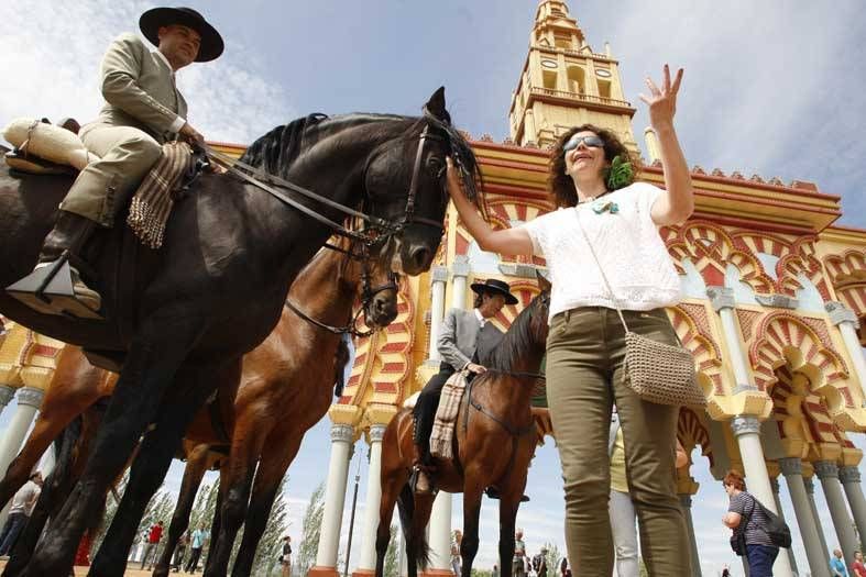 Martes de feria, el real toma color