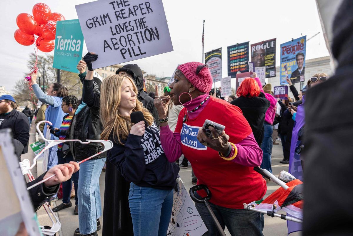 La Corte Suprema de Estados Unidos escucha argumentos sobre el fármaco abortivo mifepristona