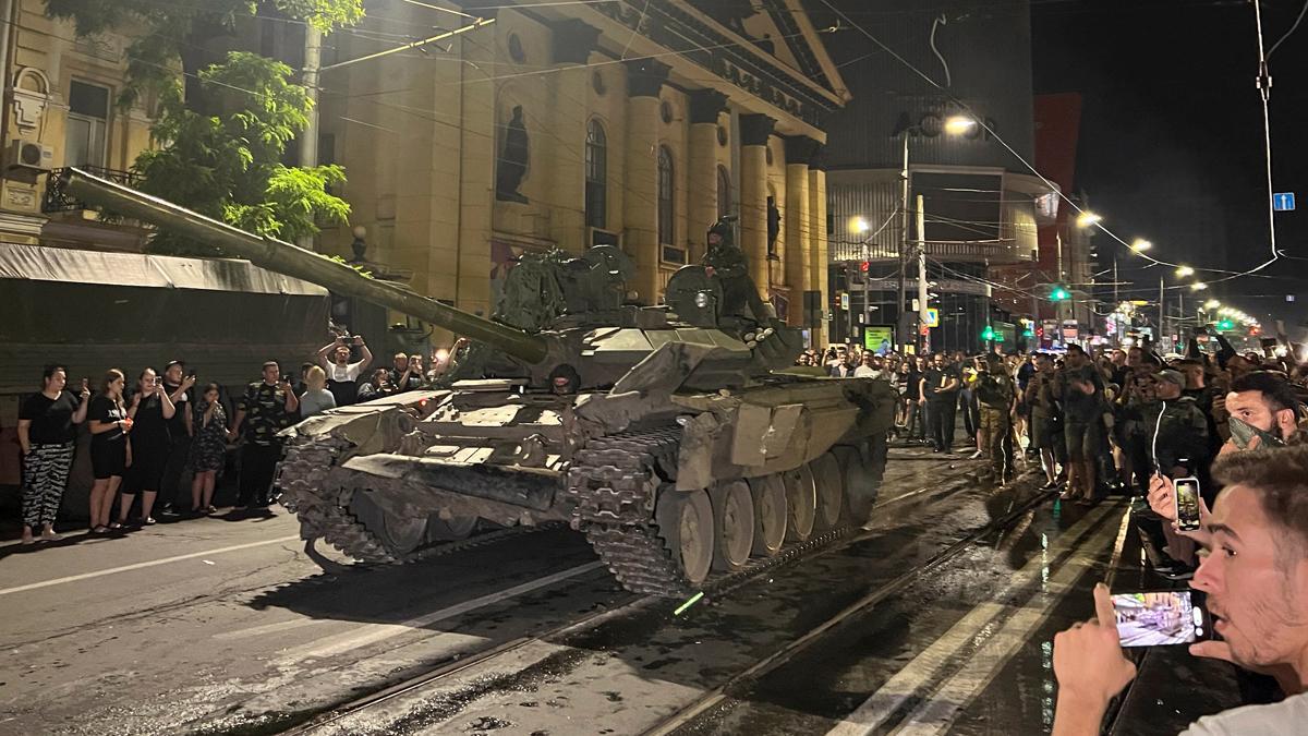 Así fue el golpe fallido de Wagner. En la imagen, un tanque en la ciudad de Rostov.