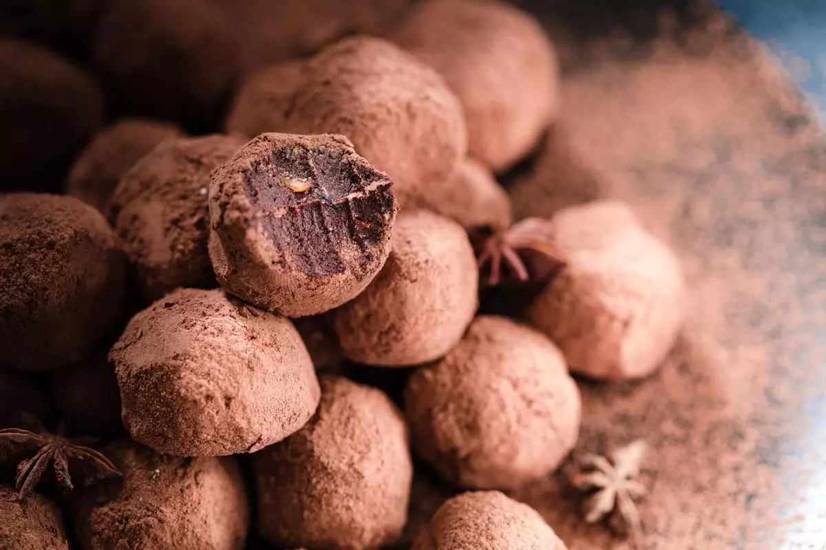 5 recetas fáciles y saludables con aguacate: Descubre el arte culinario 15 Moncloa Trufas de aguacate