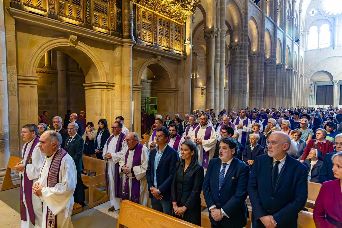 Santiago se despide del papa Francisco con una misa funeral en la Catedral