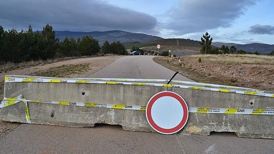 Viga de hormigón como barrera en la carretera a Portugal. | Araceli Saavedra