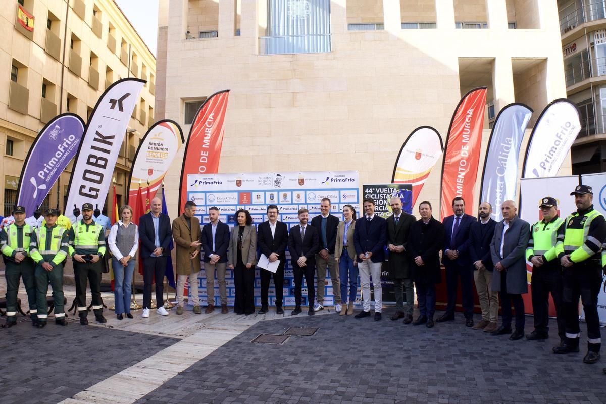 Participantes en la presentación de la Vuelta Ciclista a la Región de Murcia-Gran Premio Primafrio