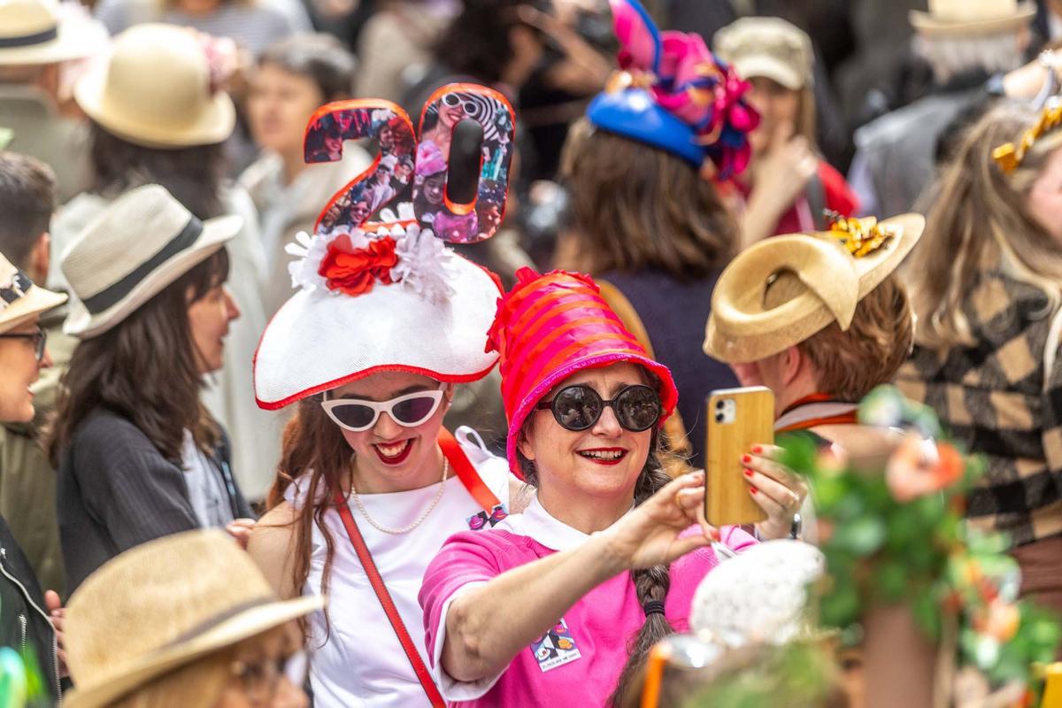 Nueva edición del Paseo con Sombrero por Barcelona