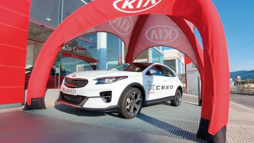 El nuevo Kia XCedd expuesto en la concesión de Rías Motor en la Avenida de Madrid en Vigo. RÍAS MOTOR