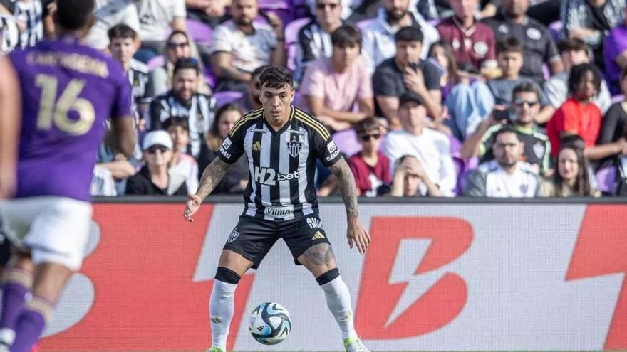 El Valencia CF apunta a Renzo Saravia como fichaje para el lateral derecho