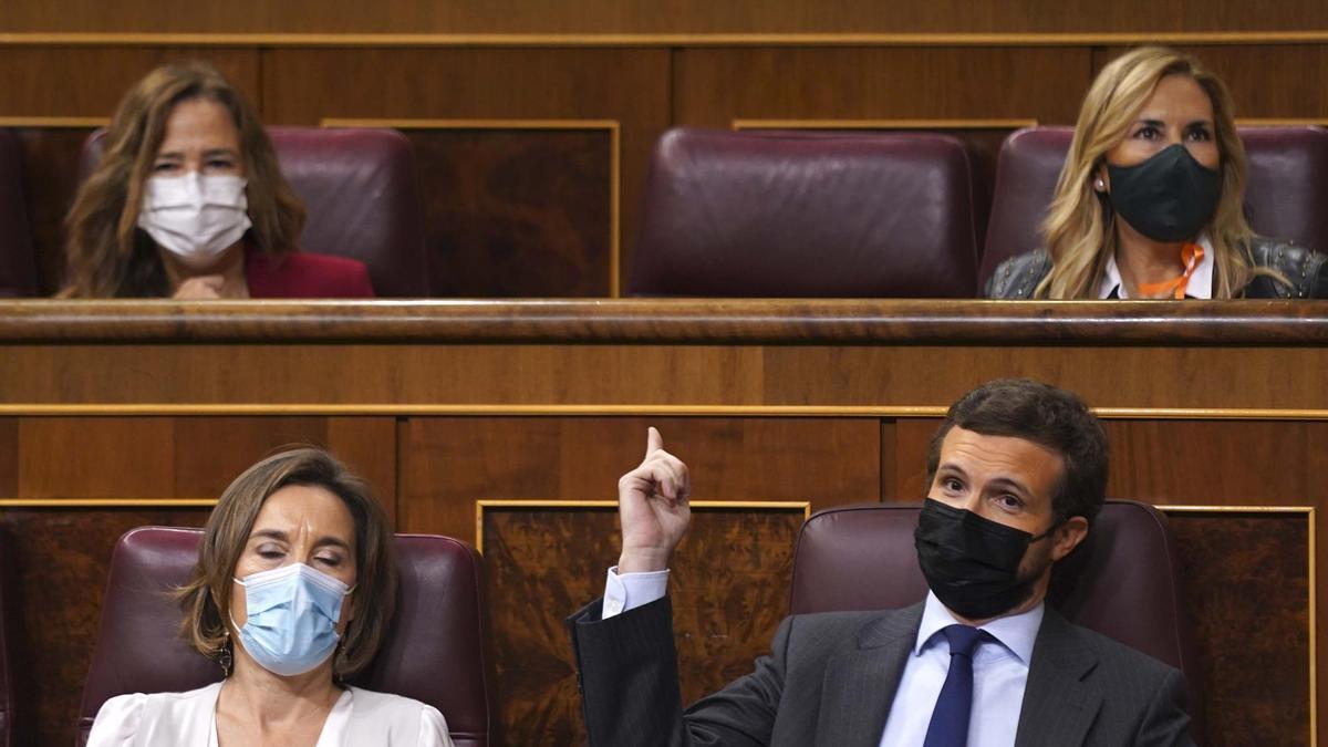 Pablo Casado y Cuca Gamarra.