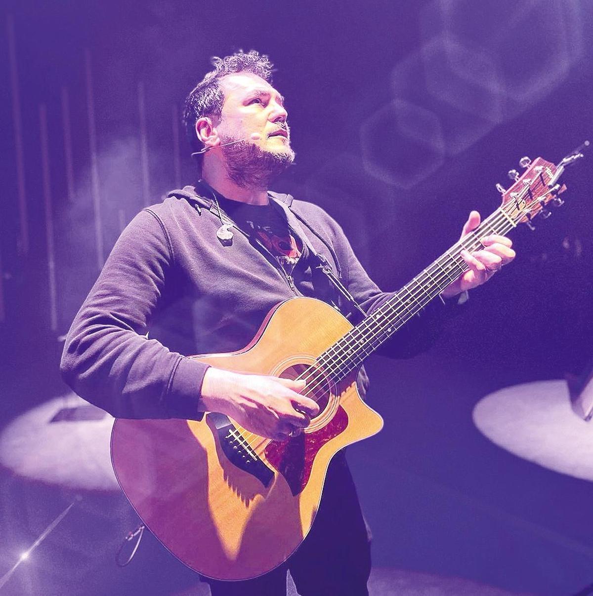 Ismael Serrano nun concerto na cidade de Vigo.