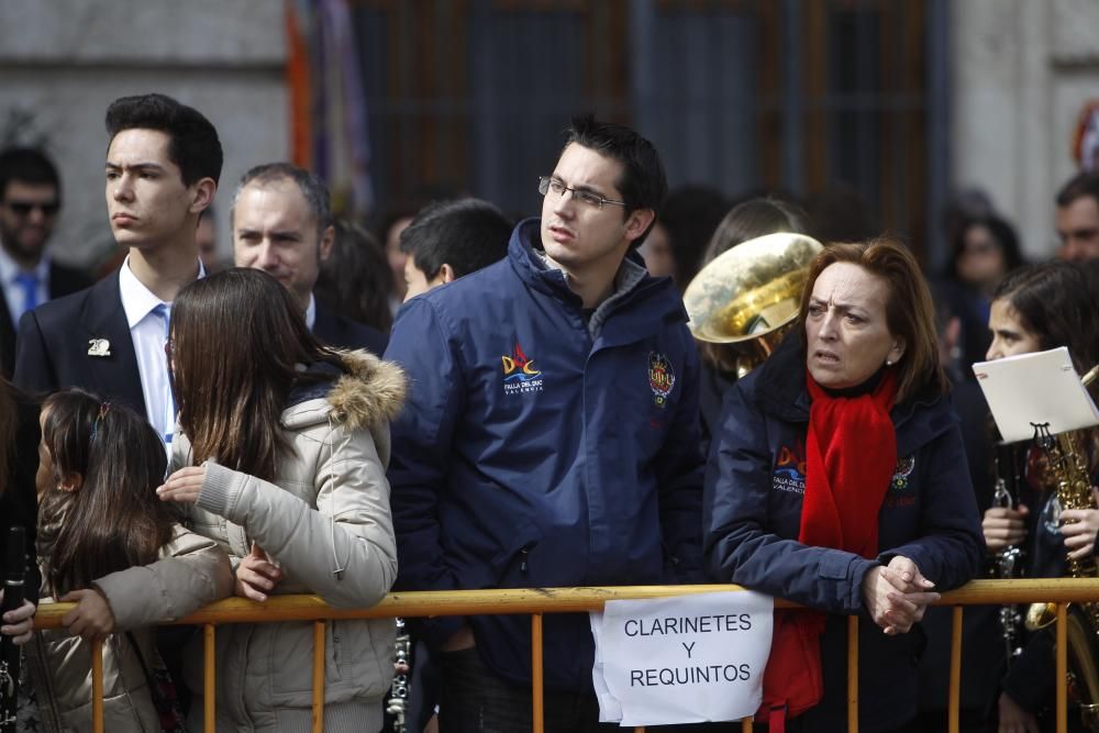 Ambientazo en la mascletà del día de la Crida