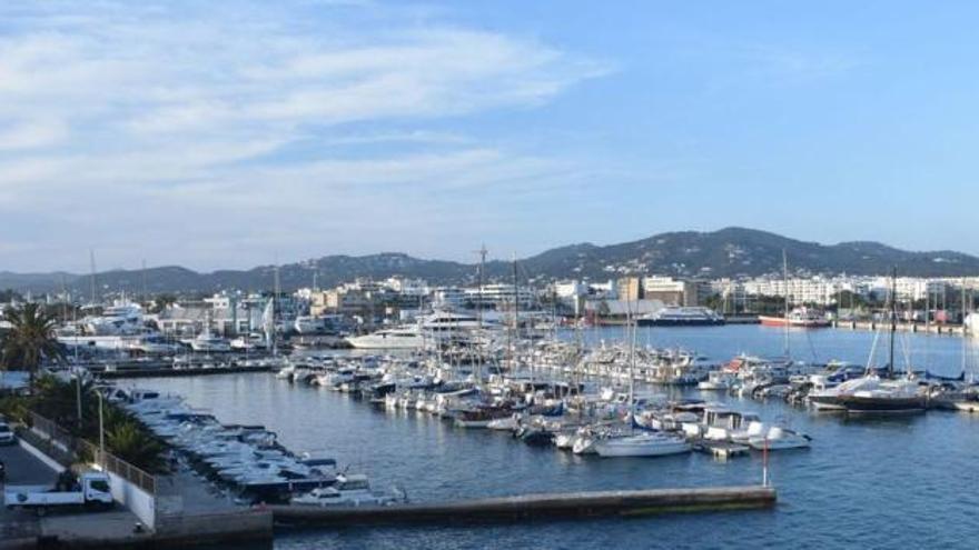 La empresa que opta al concurso acusa al Náutico Ibiza de «presionar» a la APB