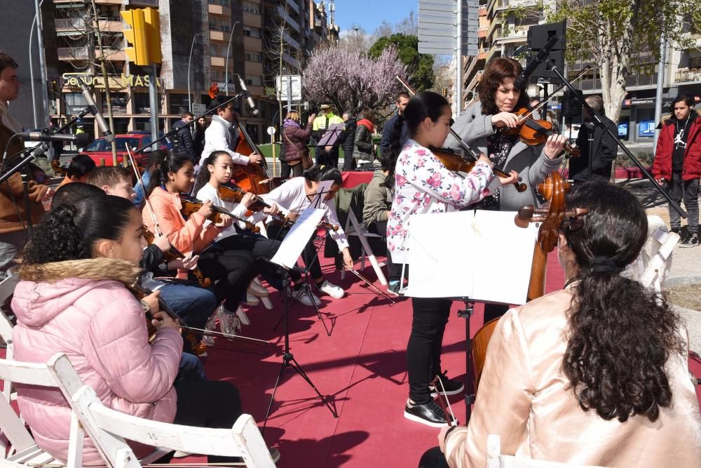 Manresa inaugura solemnement la nova rotonda de la Bonavista