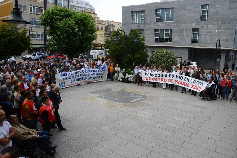 Cangas clama en la calle por mejoras en la sanidad y anuncia más movilizaciones