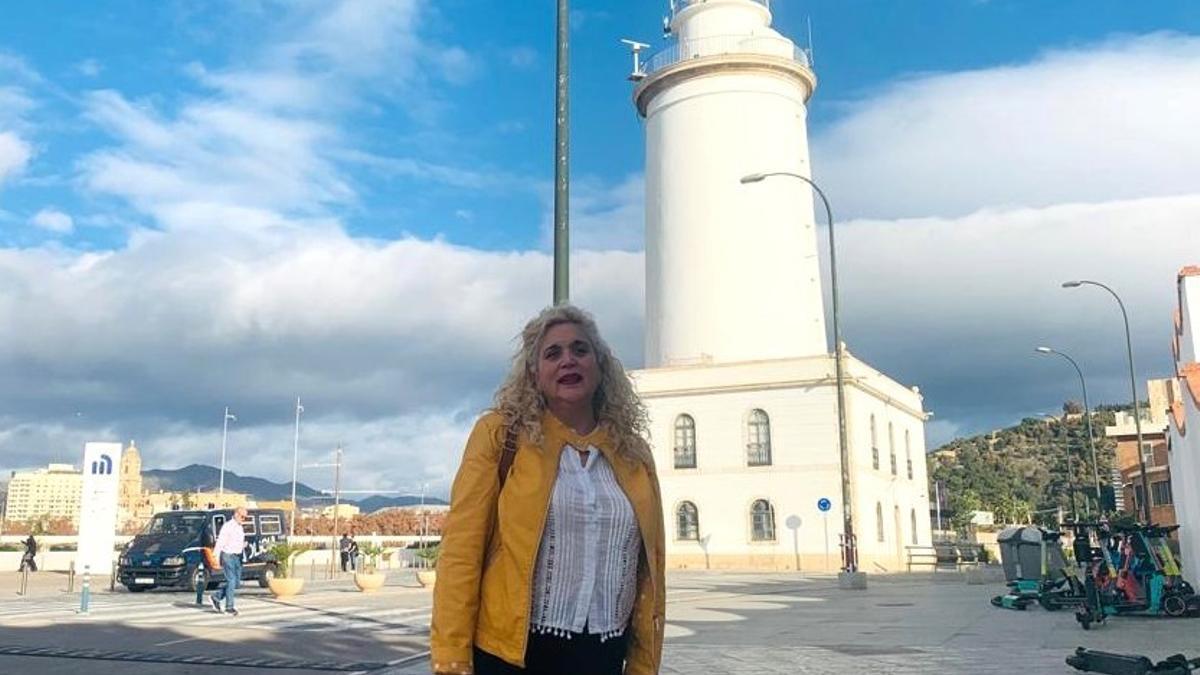 Remedios Ramos, coordinadora local de Izquierda Unida Málaga y concejala en el Ayuntamiento de Málaga, en el dique de Levante