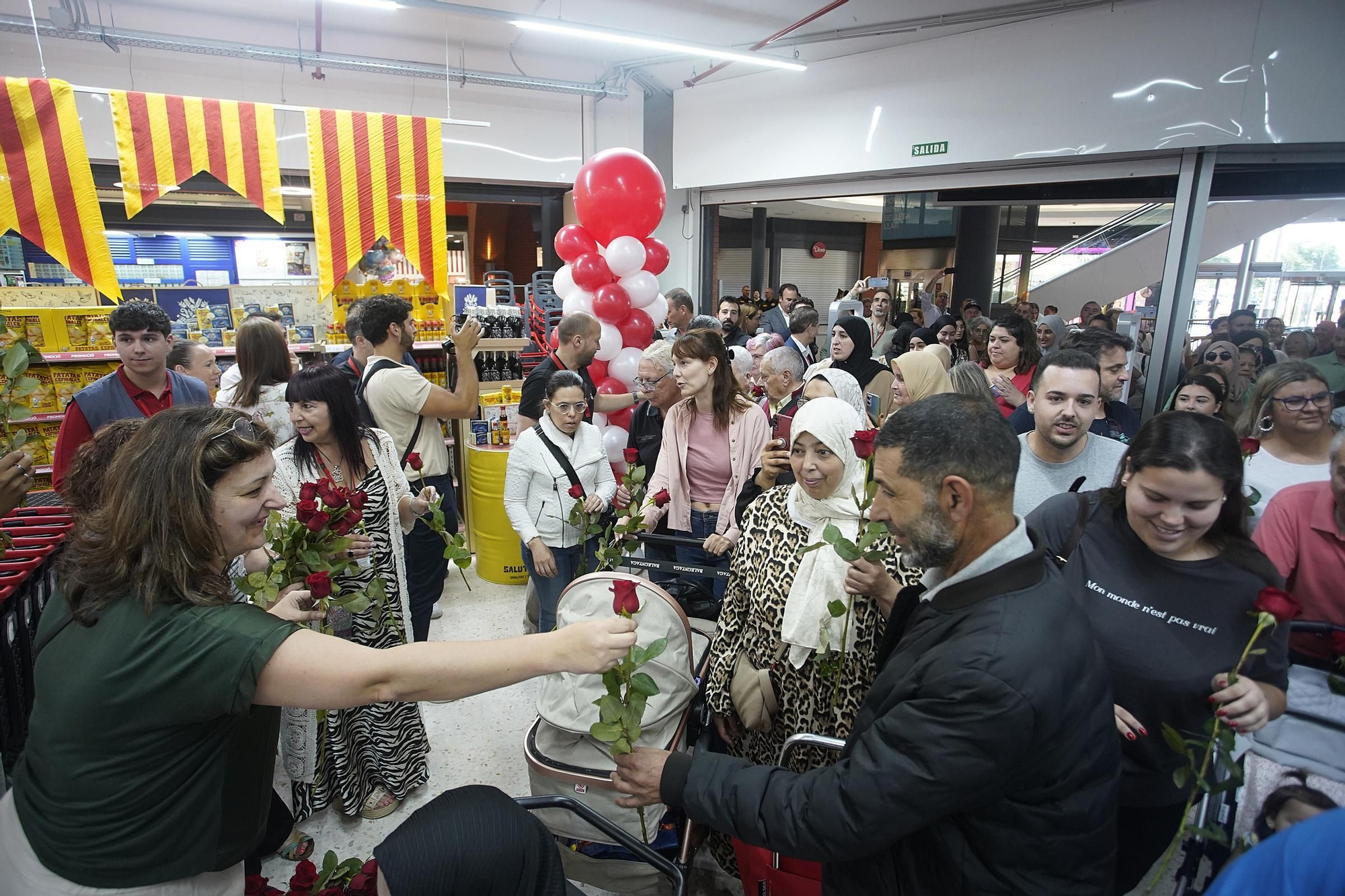 Les imatges de la inauguració del nou supermercat Alcampo de l'Espai Gironès