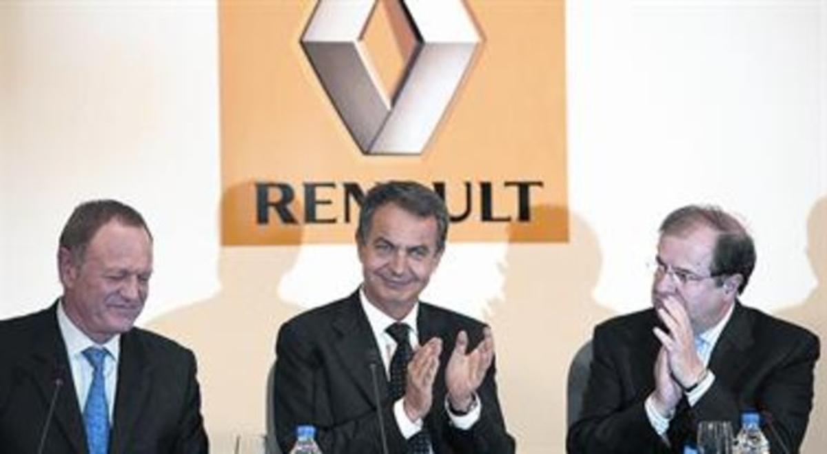D’esquerra a dreta, Laurent, Rodríguez Zapatero i Herrera, ahir a la planta de Valladolid. D’esquerra a dreta, Laurent, Rodríguez Zapatero i Herrera, ahir a la planta de Valladolid.