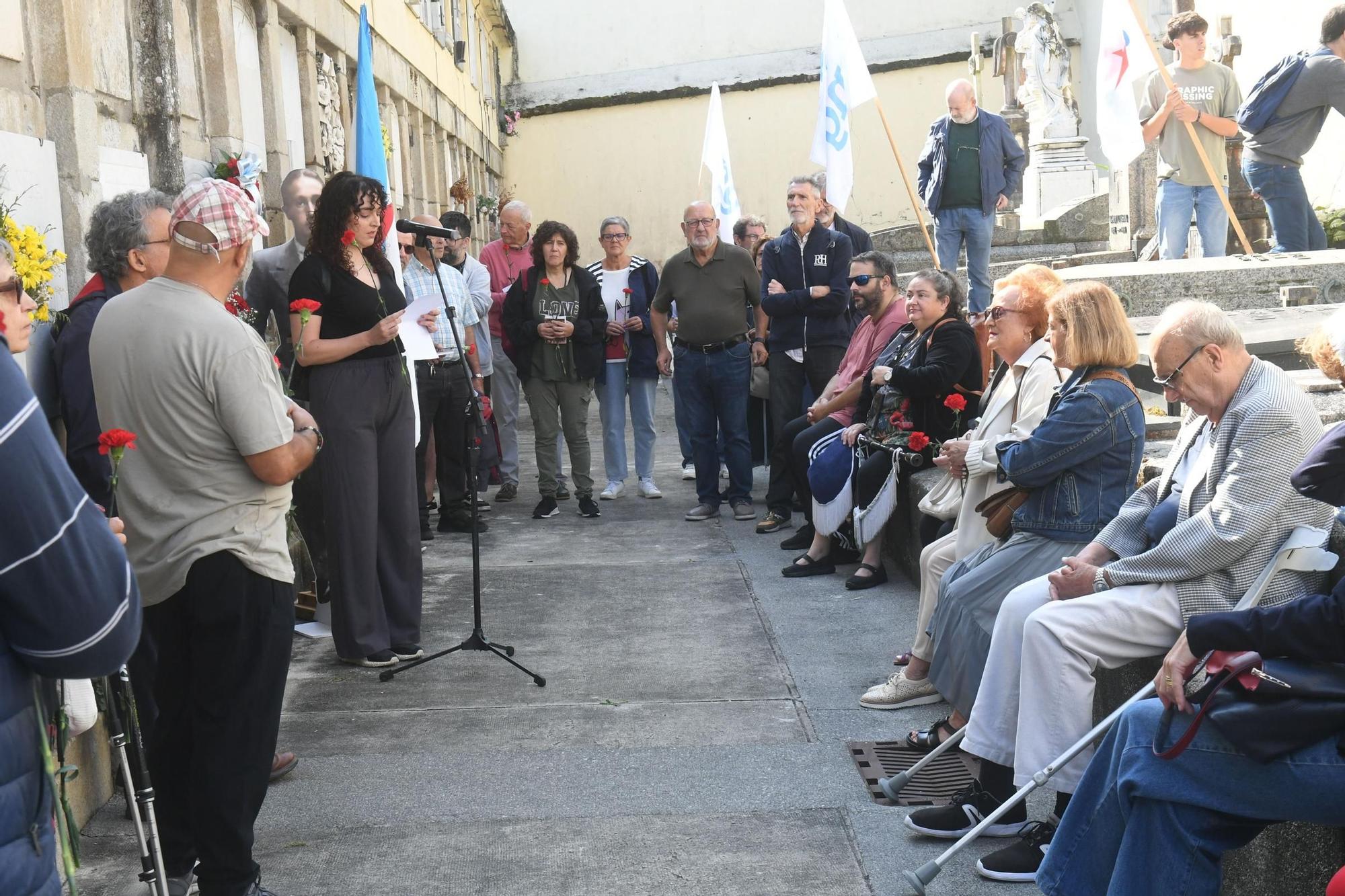 Ofrenda floral del BNG en la tumba de Pedro Galán Calvete