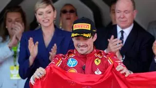 Clasificación final del GP de Mónaco, con Sainz tercero en el podio y Alonso, undécimo