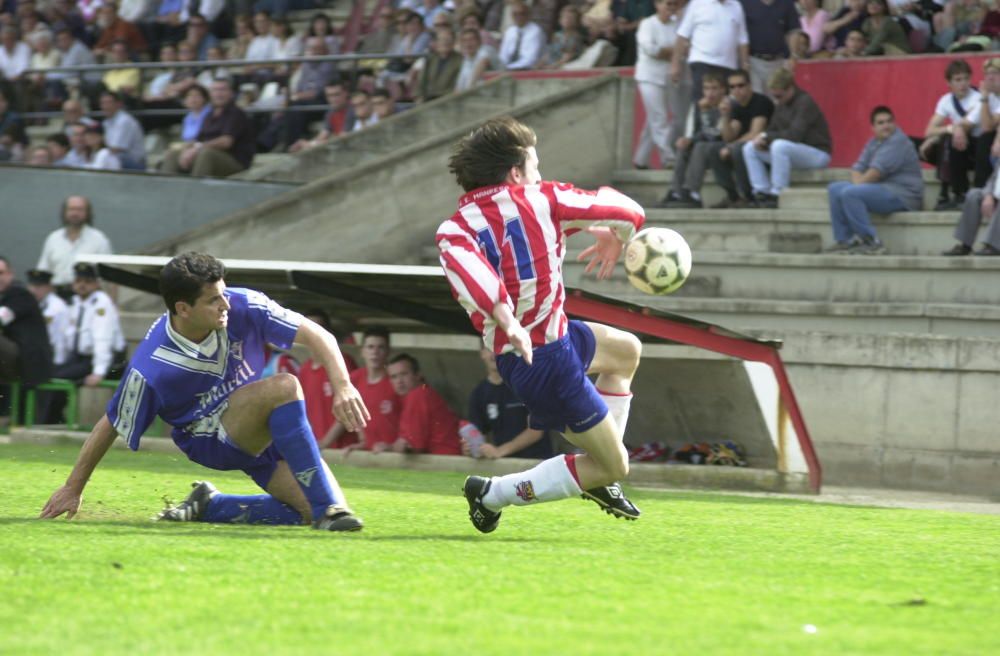 Joc i alegria del jugadors del CE Manresa per l''ascens de categoria la temporada 2000-2001