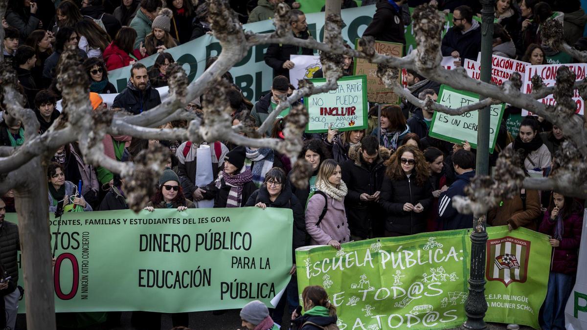 Concentración durante la huelga de enero contra la concertación del Bachillerato.