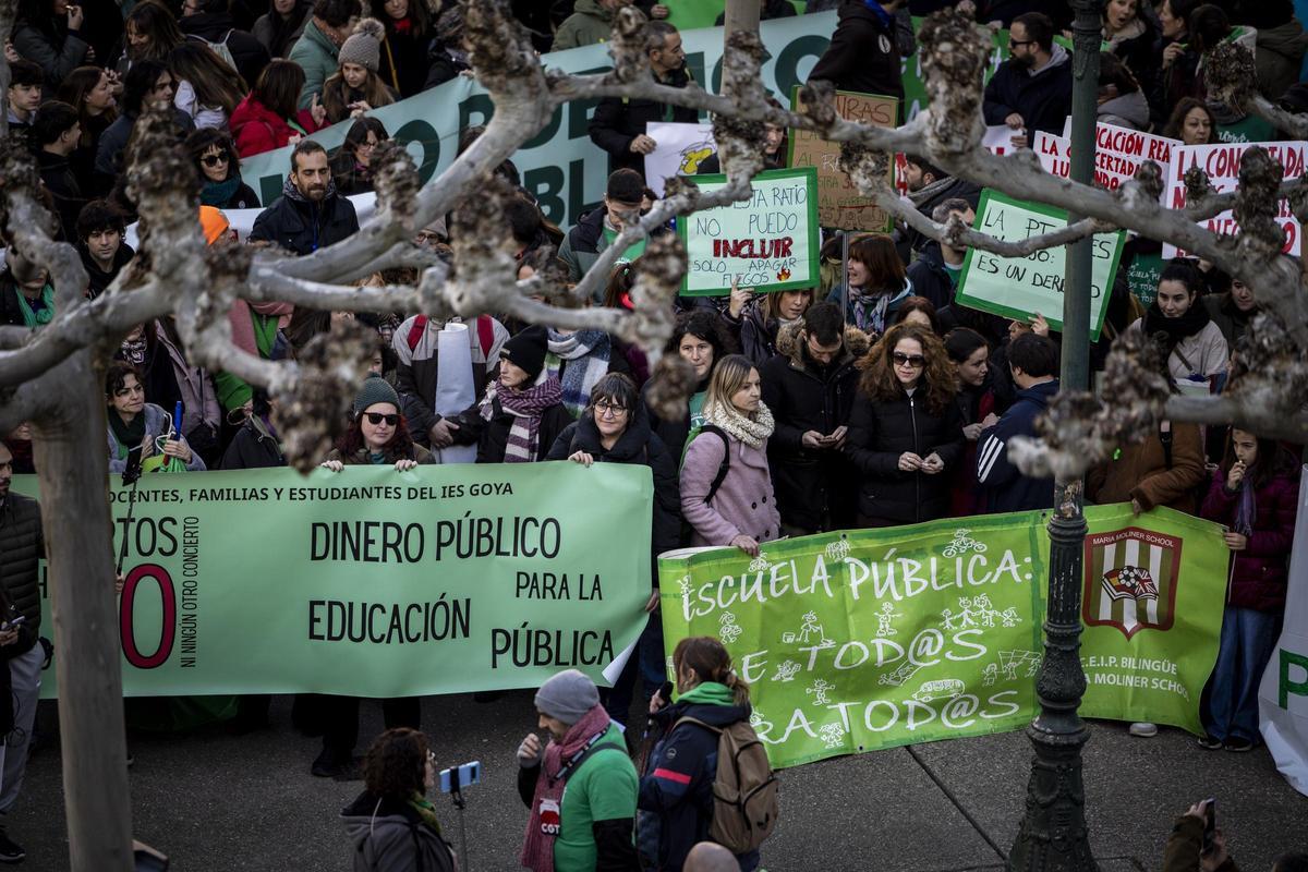 Concentración durante la huelga de enero contra la concertación del Bachillerato.