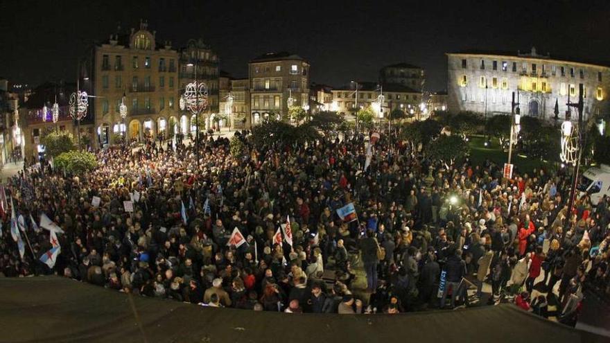 Panorámica de los manifestantes, ayer en Pontevedra.