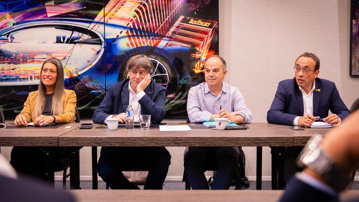 Puigdemont reúne a la cúpula de Junts en Waterloo un día después de su cita con Illa