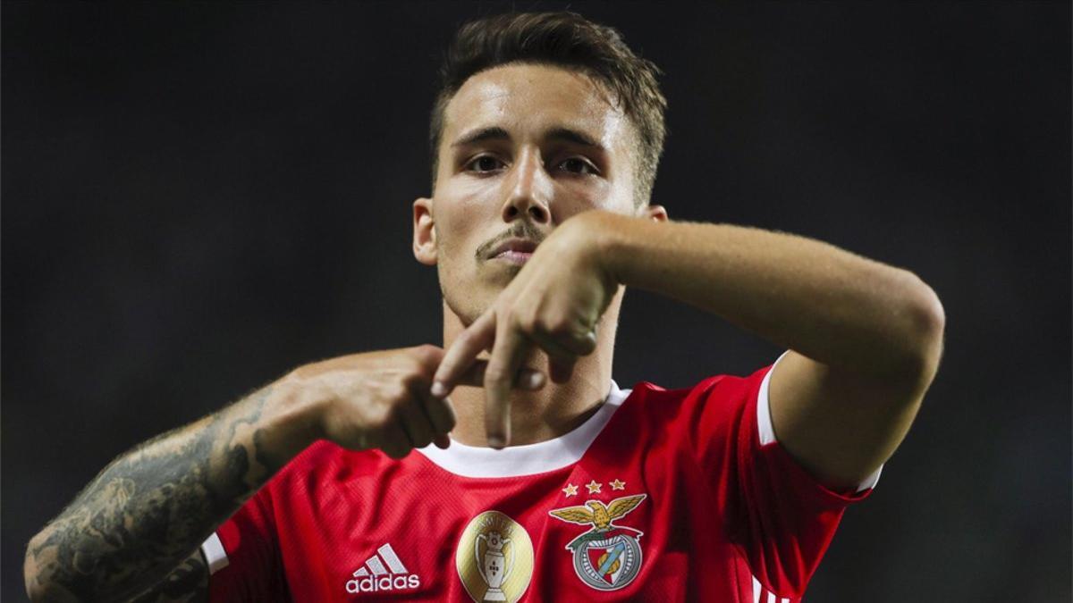 Grimaldo habría renovado con el Benfica hasta 2024