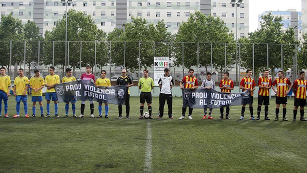 El Fontsanta y el Molins de Rei, con la pancarta