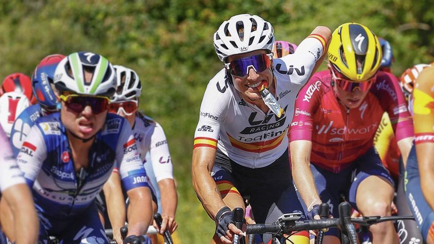 Mavi García evita un susto en el último kilómetro de la sexta etapa del Tour de Francia