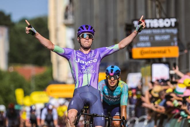 Pidcock marea el Tour y se sitúa en la lucha por el podio