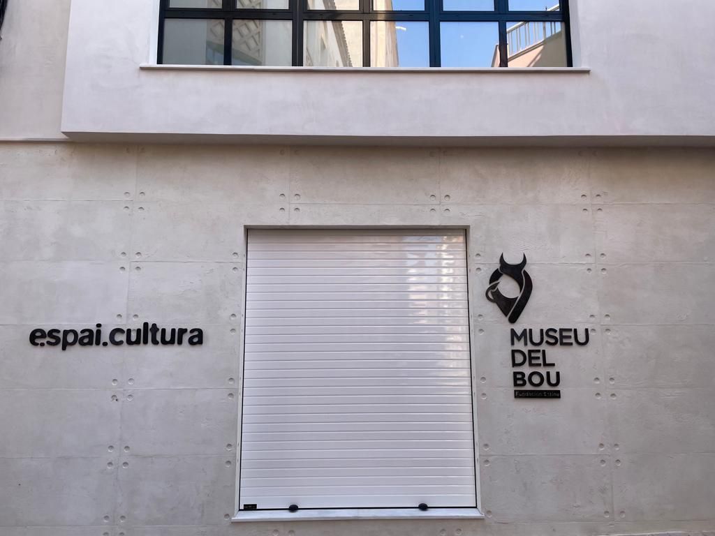 Fachada del edificio que acoge el que será el futuro Museu del Bou de Burriana.