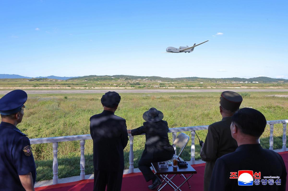 Kim Jong-un supervisa nuevos drones suicida y apuesta por la implementación de la IA