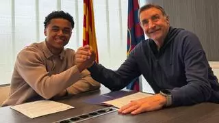 Oficial: El Barça anuncia la renovación de Shane Kluivert hasta 2028