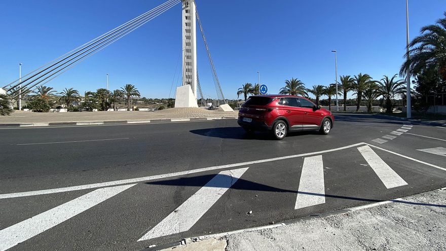 Un error retrasó el concurso para reparar el Pont del Bimil·lenari en Elche