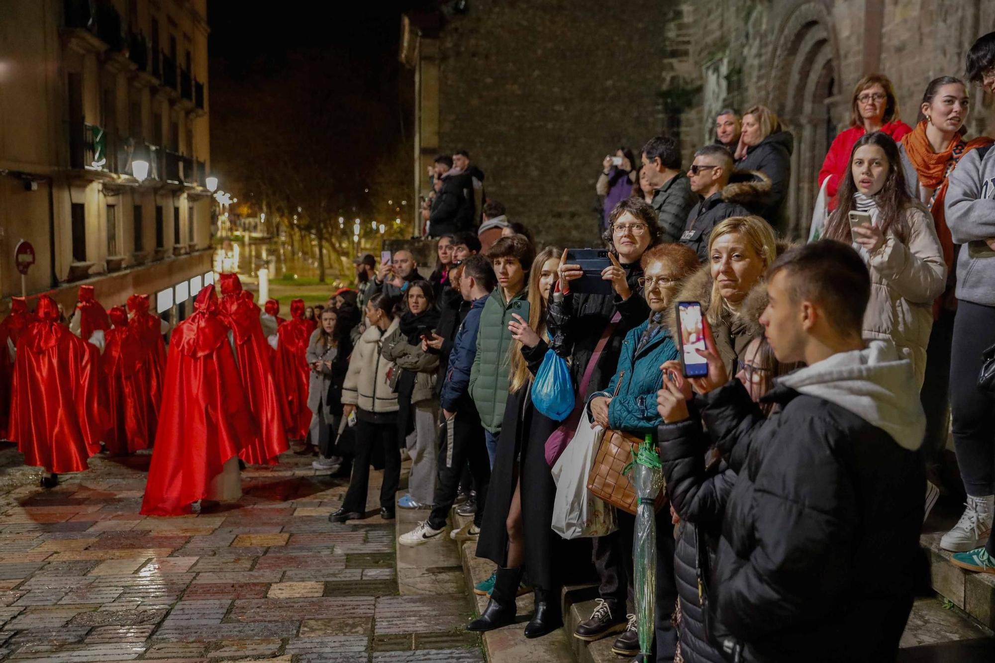 EN IMÁGENES: el álbum fotográfico de los mejores momentos de la Semana Santa de Avilés