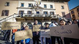 Protesta per exigir el dret al padró: "Som de Ripoll"