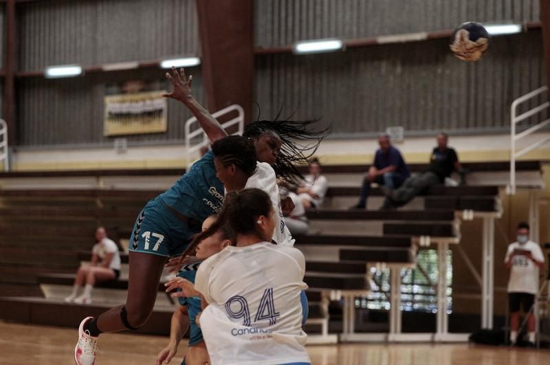 Salud-Rocasa | 15/08/2020.Partido de balonmano de la Copa Gobierno de Canarias.  | 15/08/2020 | Fotógrafo: María Pisaca Gámez