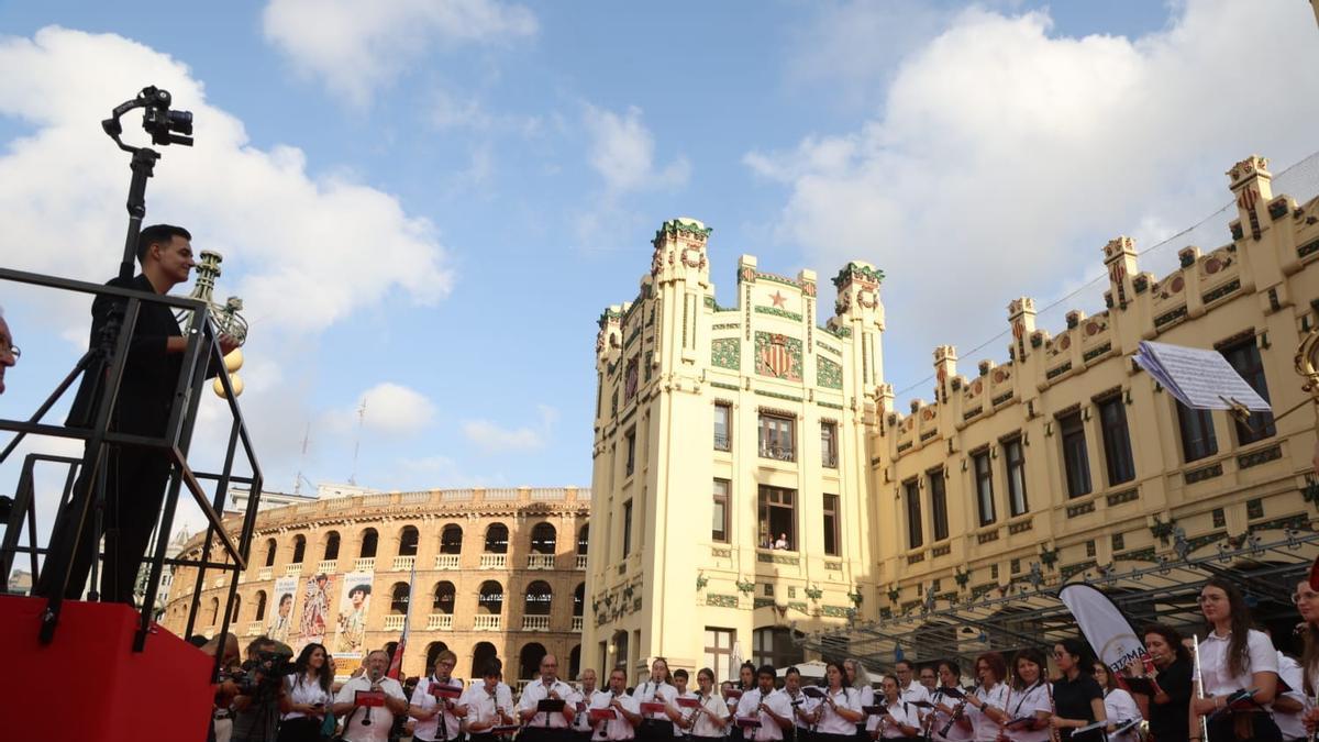 Diez sociedades musicales han participado en el encuentro de las bandas en València