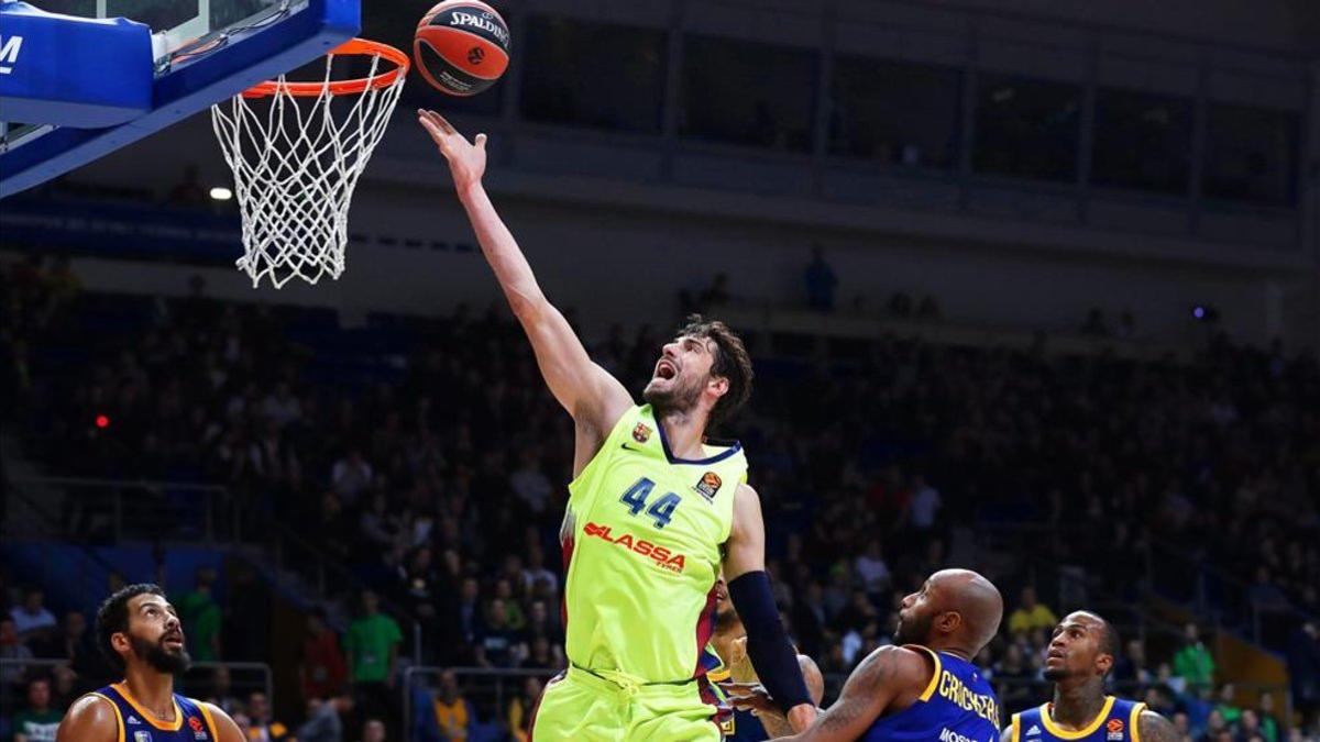 Ante Tomic, anotando a placer en la pista del Khimki