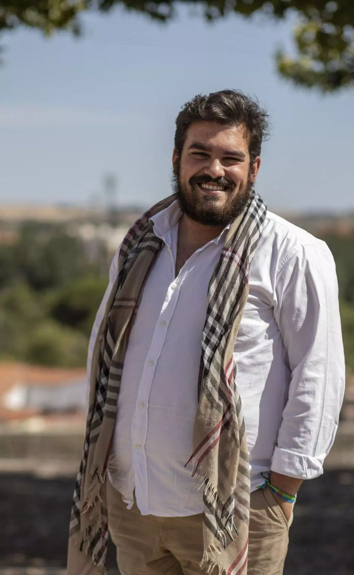 El zamorano Carlos Fernández, el primer procurador gitano, se une a la "Sinfonía de los Adioses" en las Cortes regionales