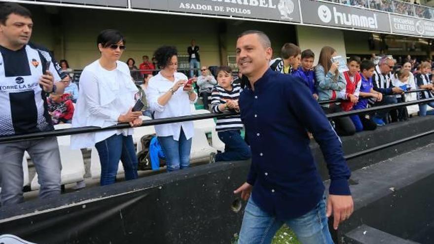 El técnico del Castellón, Sergi Escobar, durante un partido en Castalia.