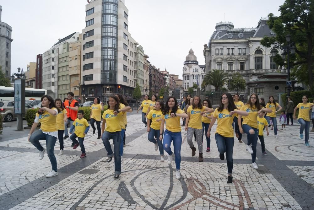 Flashmob para apoyar a la Asociación Galbán