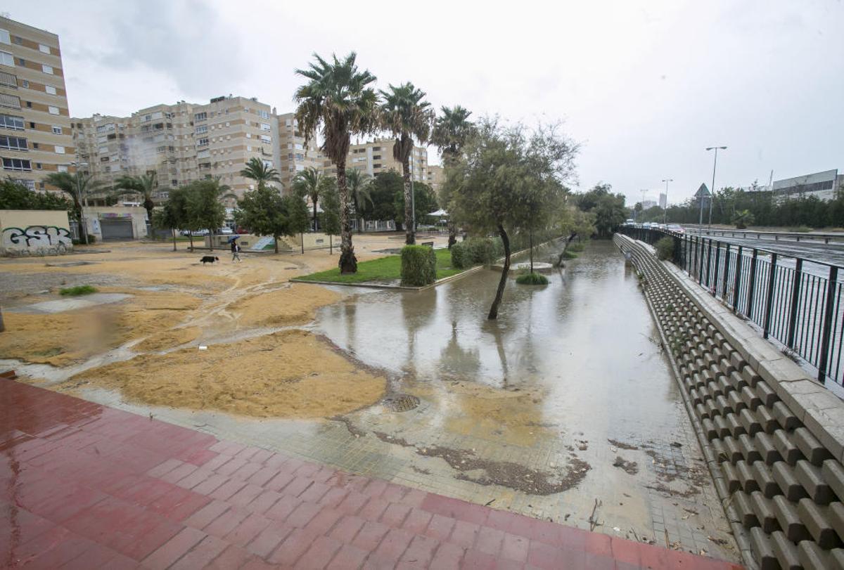 La gota fría causa inundaciones en la ciudad de Alicante