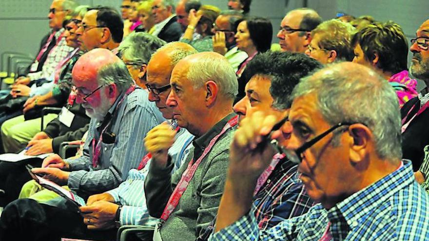 El Seminario de Atención ás Persoas Maiores de CC OO reúne en Vilagarcía a 120 personas.