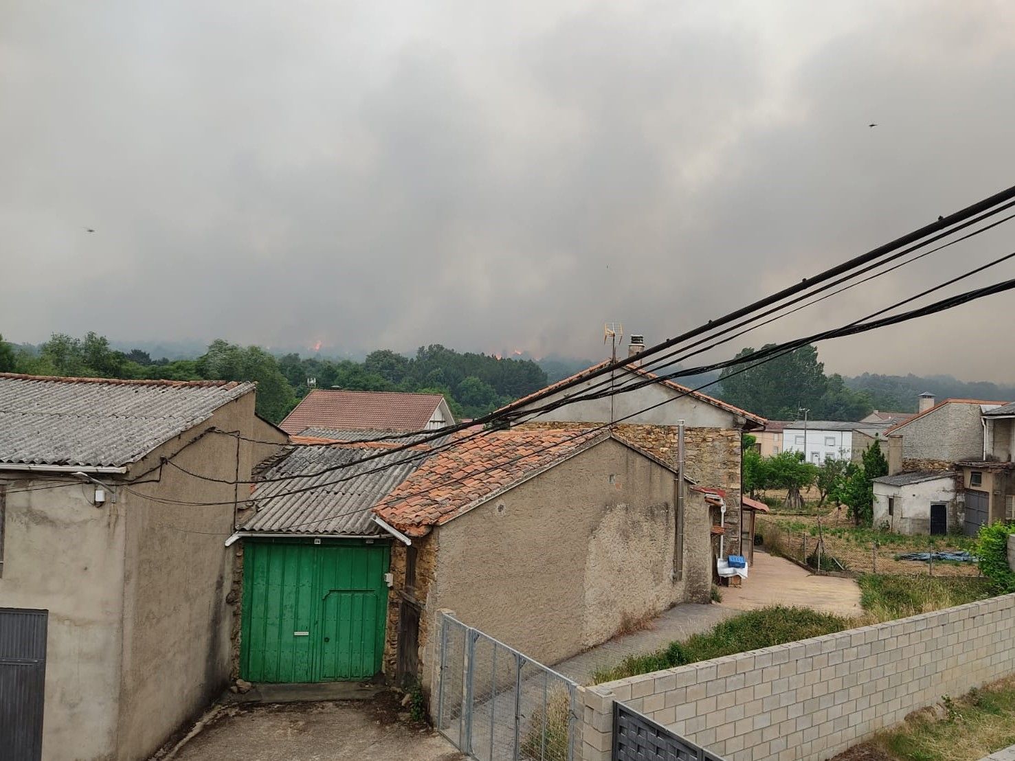 GALERÍA | Así se ve el incendio desde Ferreras de Arriba