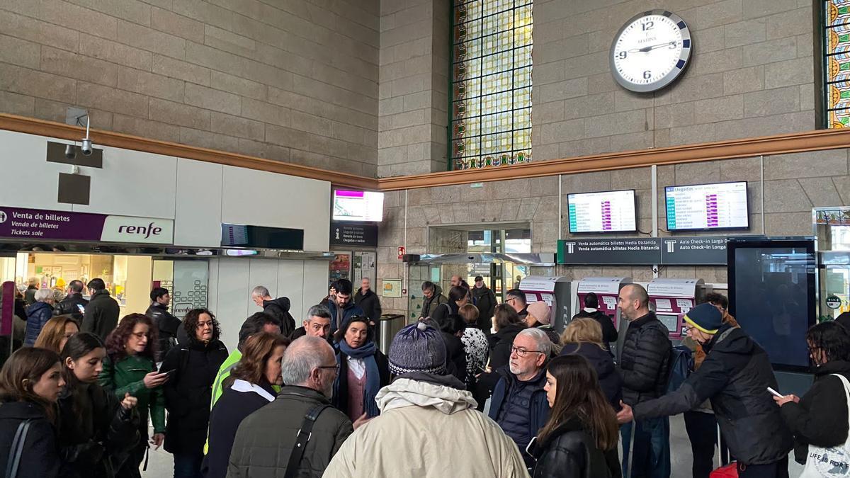 Una avería eléctrica deja sin trenes la estación de A Coruña