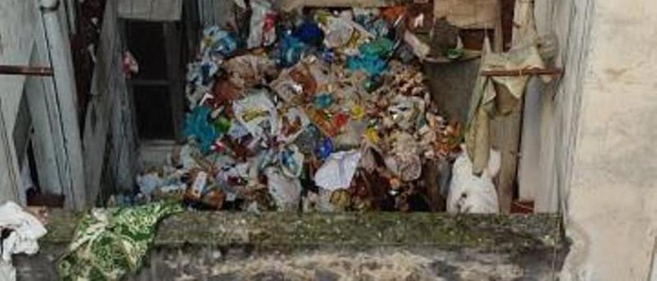 A CORUÑA OCUPAS RONDA DE NELLE Vecinos de la ronda de Nelle denuncian