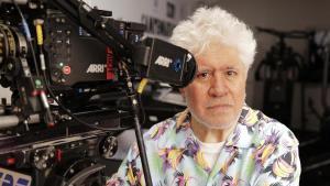 Pedro Almodóvar, durante el rodaje de Amarga Navidad